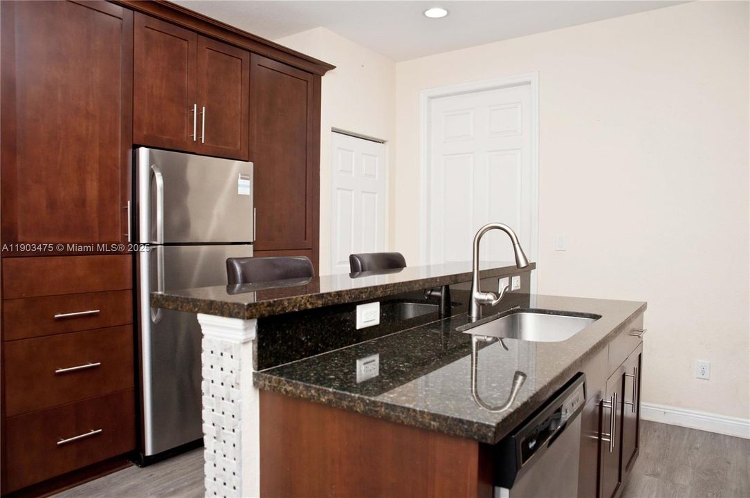 For Rent: $3,650 (4 beds, 3 baths, 2300 Square Feet)