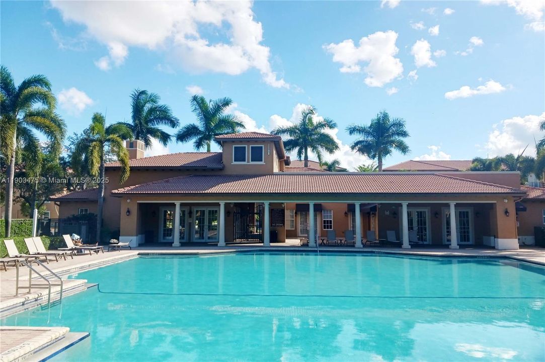 For Rent: $3,650 (4 beds, 3 baths, 2300 Square Feet)