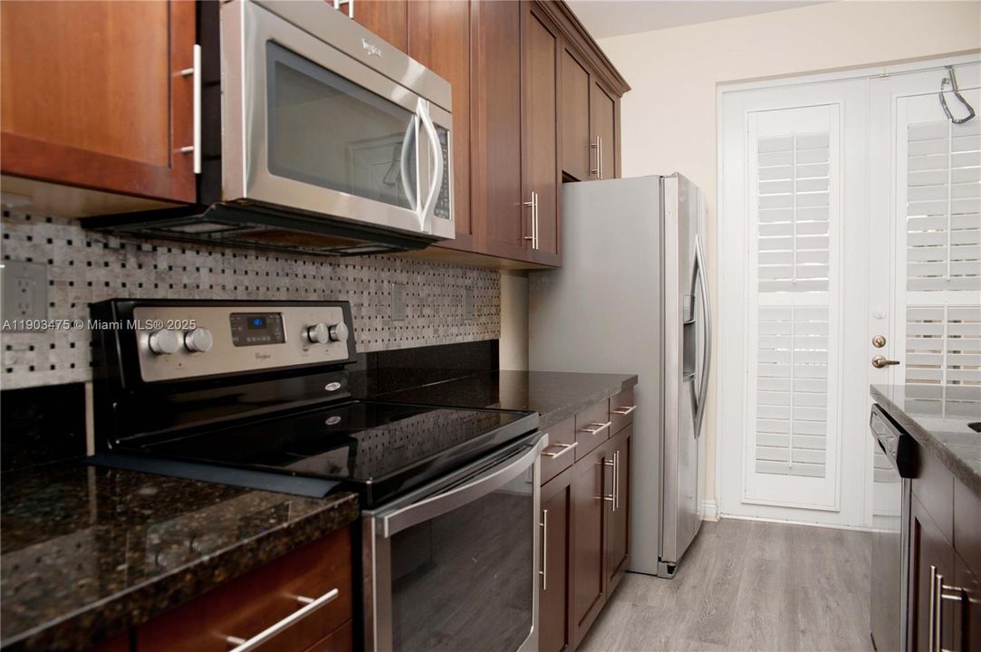 For Rent: $3,650 (4 beds, 3 baths, 2300 Square Feet)