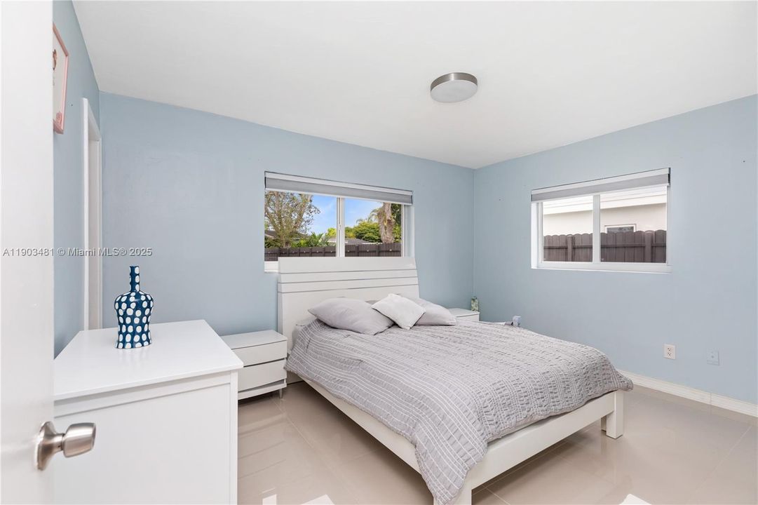 待售: $730,000 (3 贝兹, 2 浴室, 1364 平方英尺)