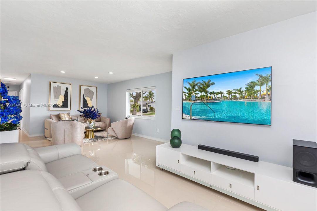 待售: $730,000 (3 贝兹, 2 浴室, 1364 平方英尺)