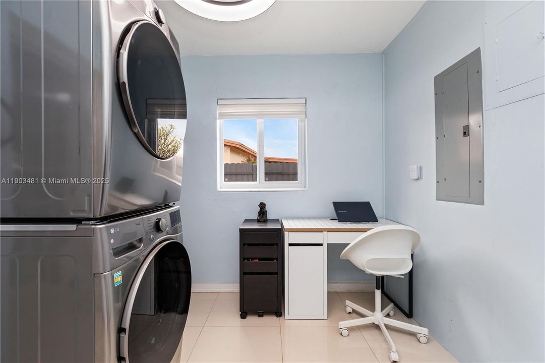 待售: $730,000 (3 贝兹, 2 浴室, 1364 平方英尺)