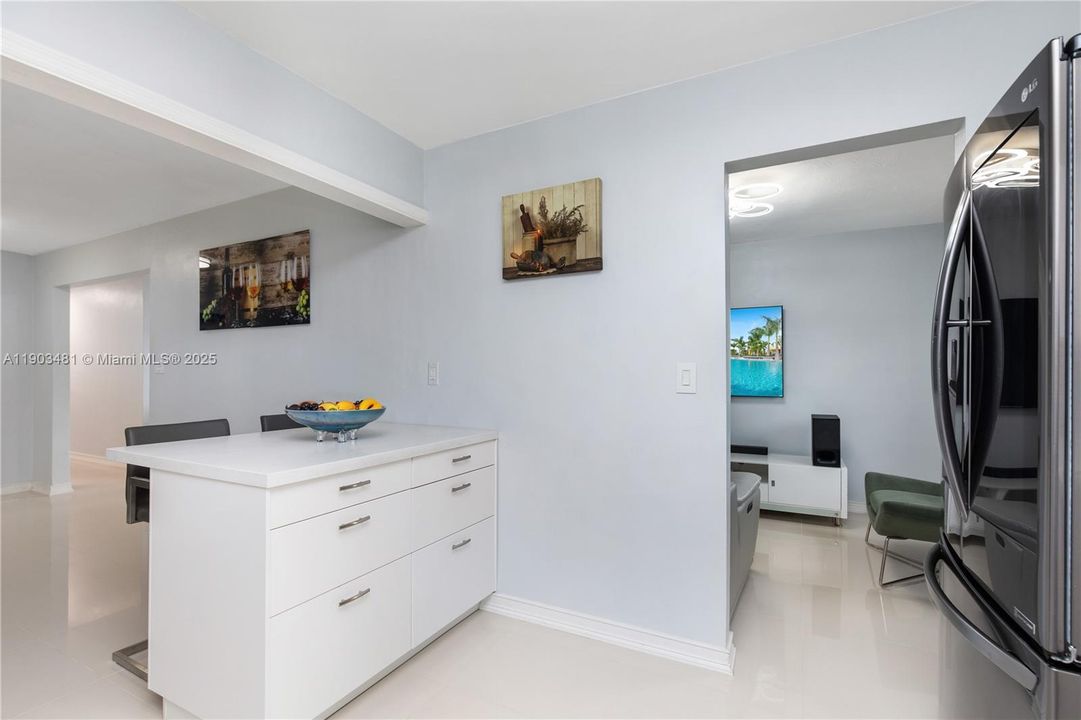 待售: $730,000 (3 贝兹, 2 浴室, 1364 平方英尺)