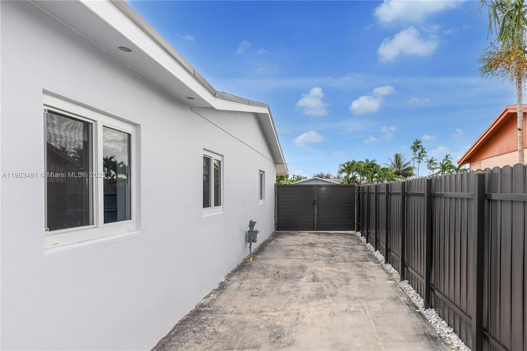 待售: $730,000 (3 贝兹, 2 浴室, 1364 平方英尺)