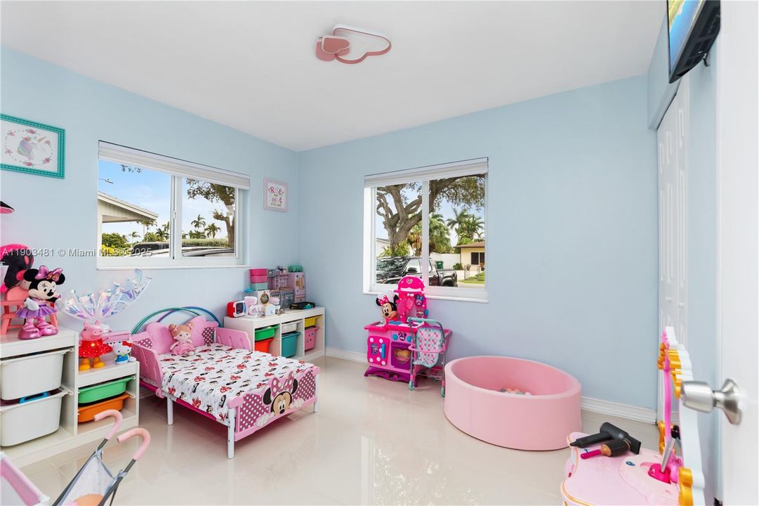 待售: $730,000 (3 贝兹, 2 浴室, 1364 平方英尺)