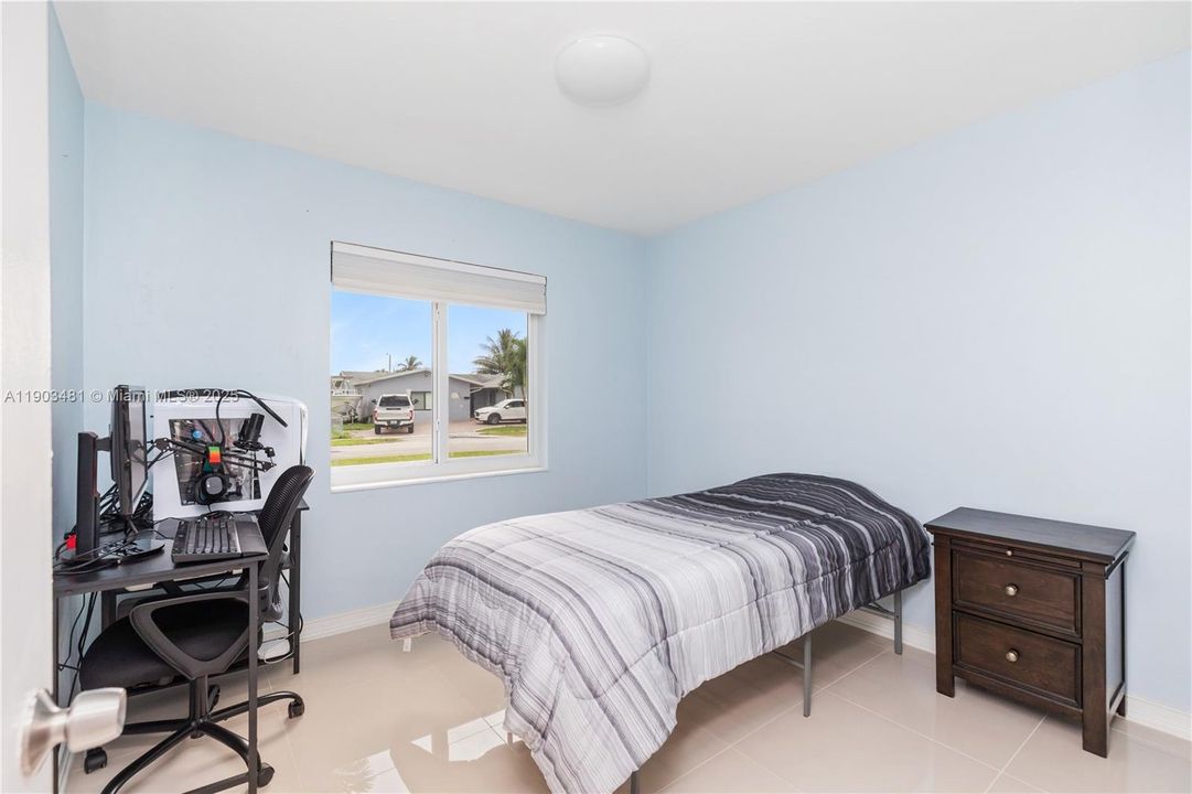 待售: $730,000 (3 贝兹, 2 浴室, 1364 平方英尺)