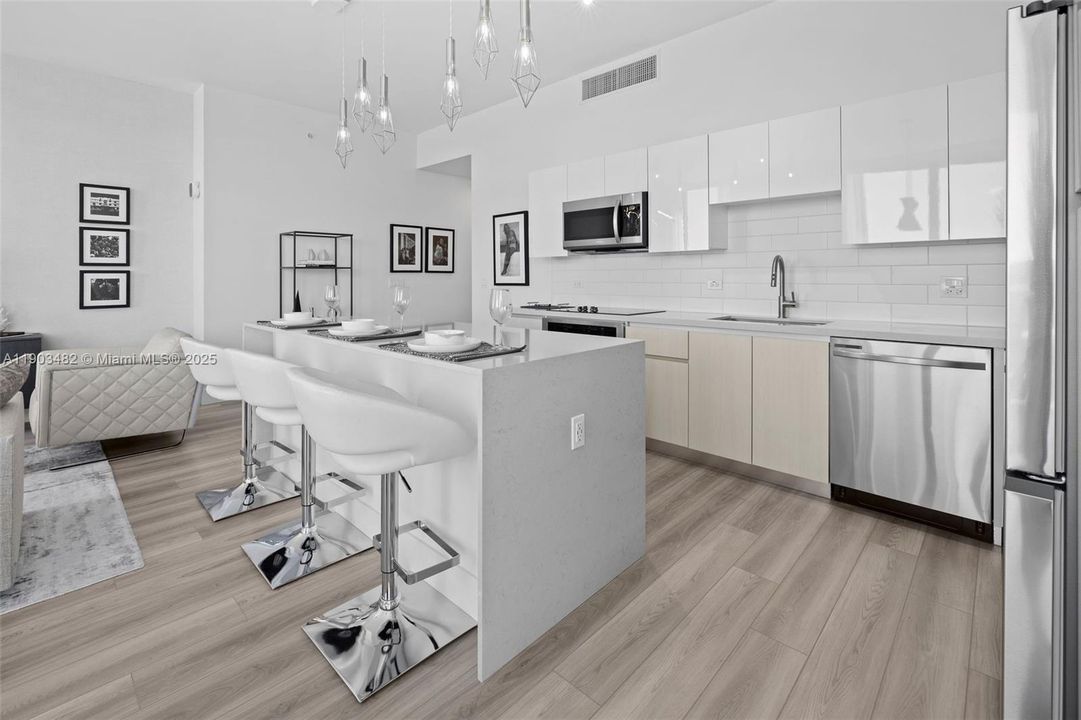 Active With Contract: $5,454 (3 beds, 2 baths, 1674 Square Feet)