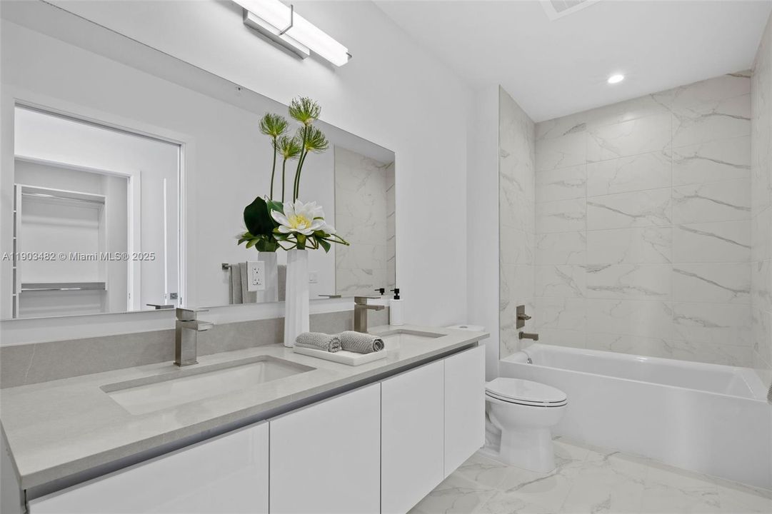 Active With Contract: $5,454 (3 beds, 2 baths, 1674 Square Feet)