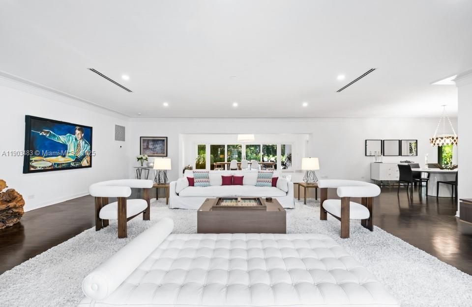 En Renta: $32,000 (4 camas, 3 baños, 3360 Pies cuadrados)