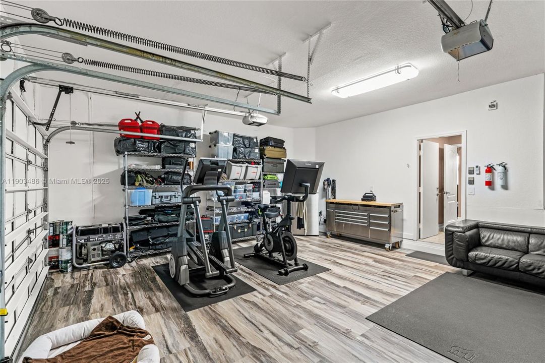 Active With Contract: $920,000 (4 beds, 3 baths, 2627 Square Feet)