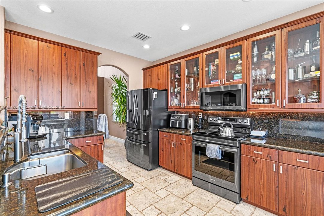 Active With Contract: $920,000 (4 beds, 3 baths, 2627 Square Feet)