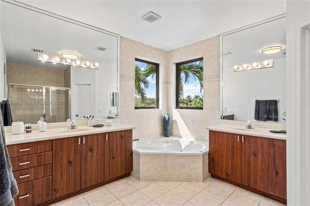 Active With Contract: $920,000 (4 beds, 3 baths, 2627 Square Feet)
