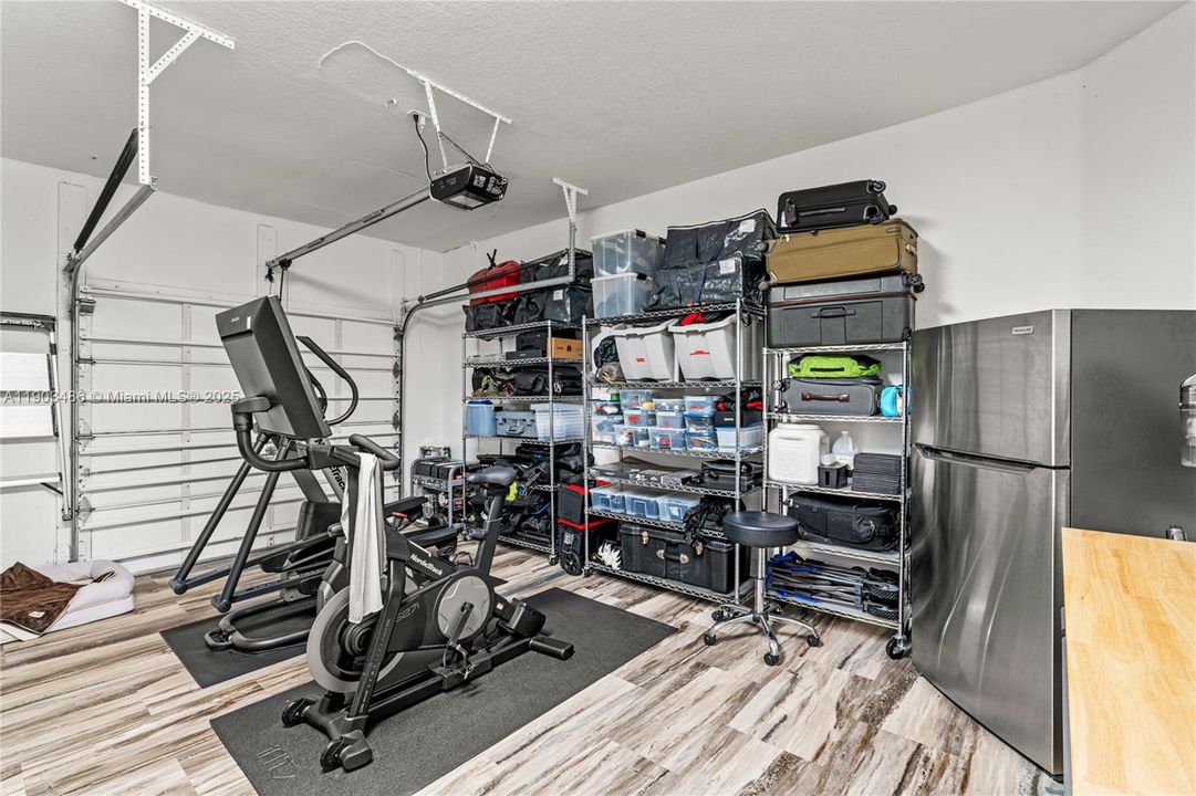 Active With Contract: $920,000 (4 beds, 3 baths, 2627 Square Feet)