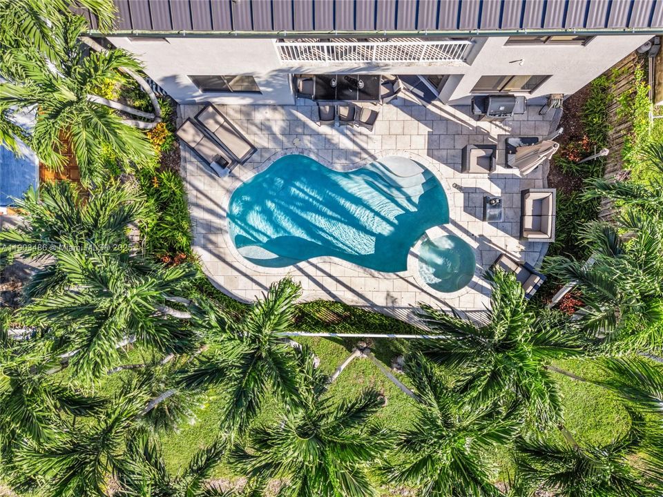 Active With Contract: $920,000 (4 beds, 3 baths, 2627 Square Feet)