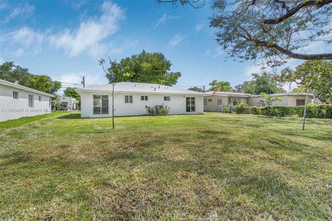 For Rent: $4,250 (4 beds, 2 baths, 1600 Square Feet)