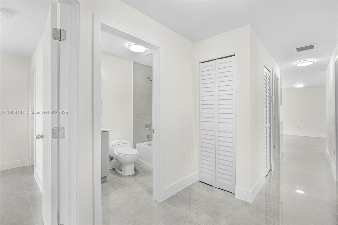 For Rent: $4,250 (4 beds, 2 baths, 1600 Square Feet)