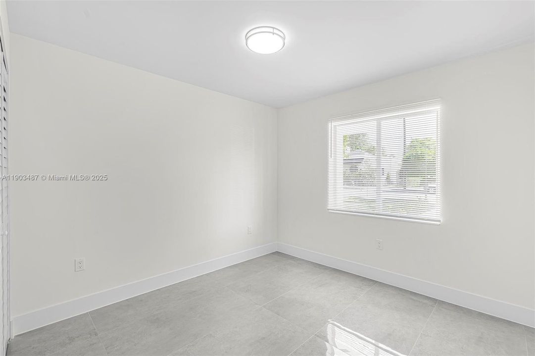 For Rent: $4,250 (4 beds, 2 baths, 1600 Square Feet)