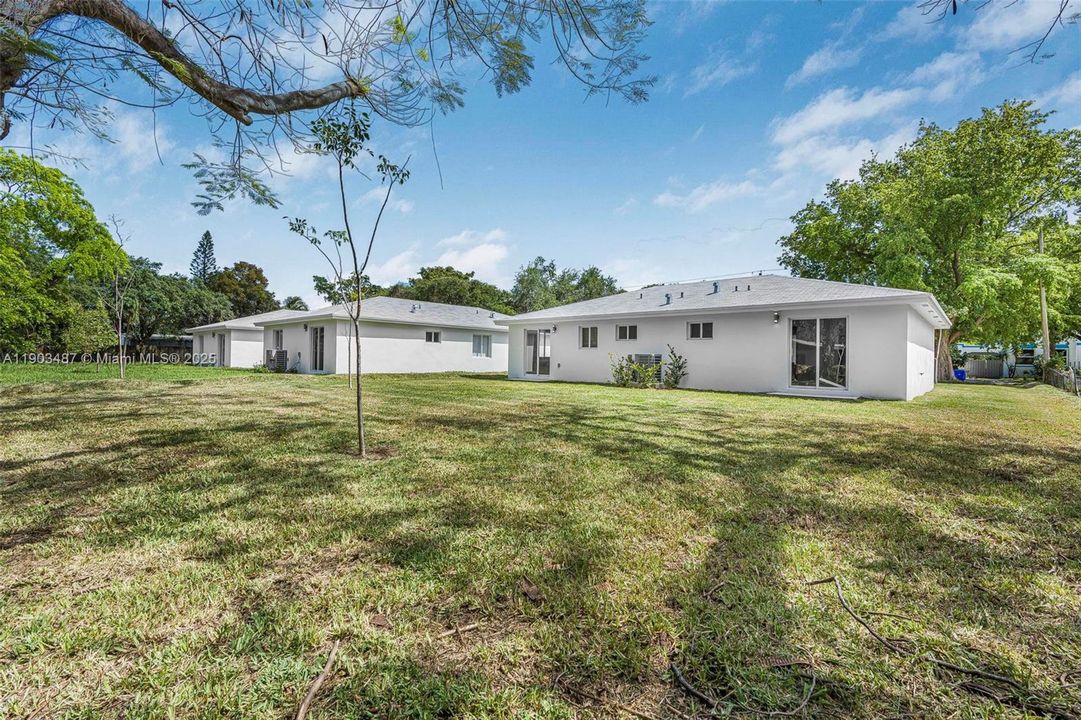 For Rent: $4,250 (4 beds, 2 baths, 1600 Square Feet)