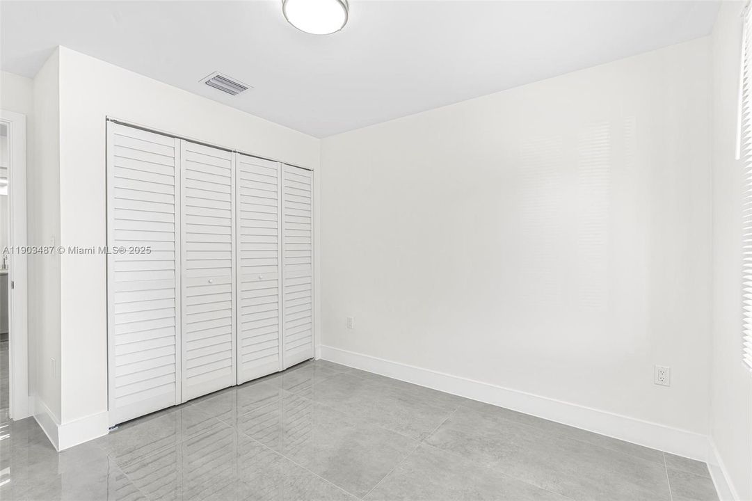 For Rent: $4,250 (4 beds, 2 baths, 1600 Square Feet)