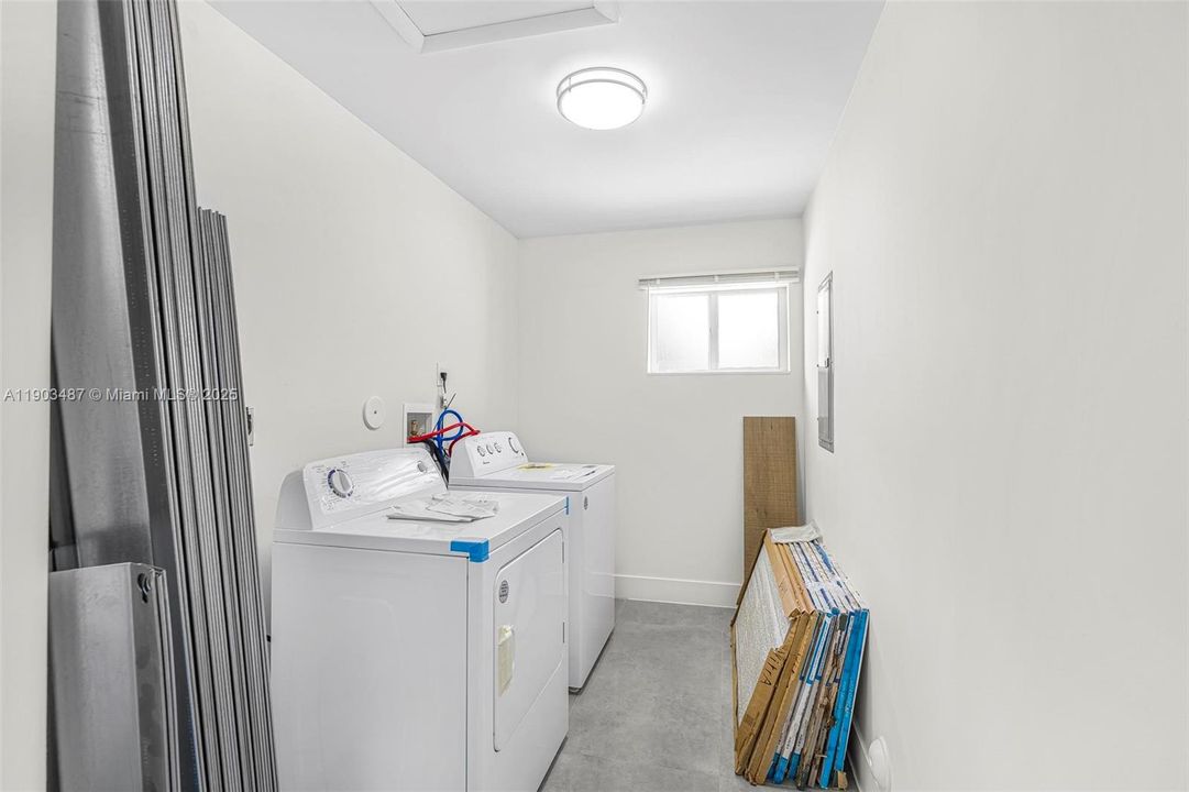 For Rent: $4,250 (4 beds, 2 baths, 1600 Square Feet)