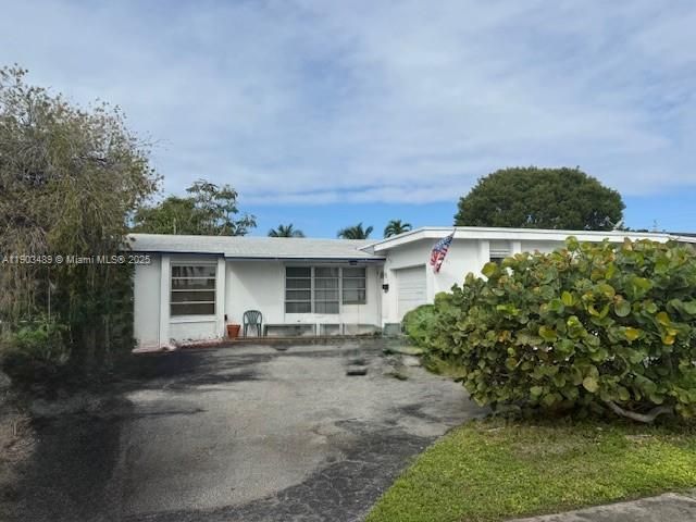 Active With Contract: $399,000 (3 beds, 2 baths, 1433 Square Feet)