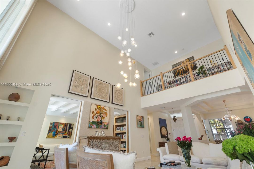 出租: $14,500 (6 贝兹, 5 浴室, 4212 平方英尺)