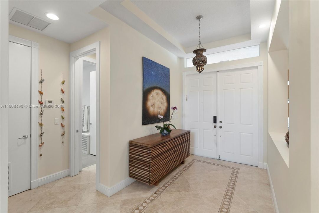 出租: $14,500 (6 贝兹, 5 浴室, 4212 平方英尺)