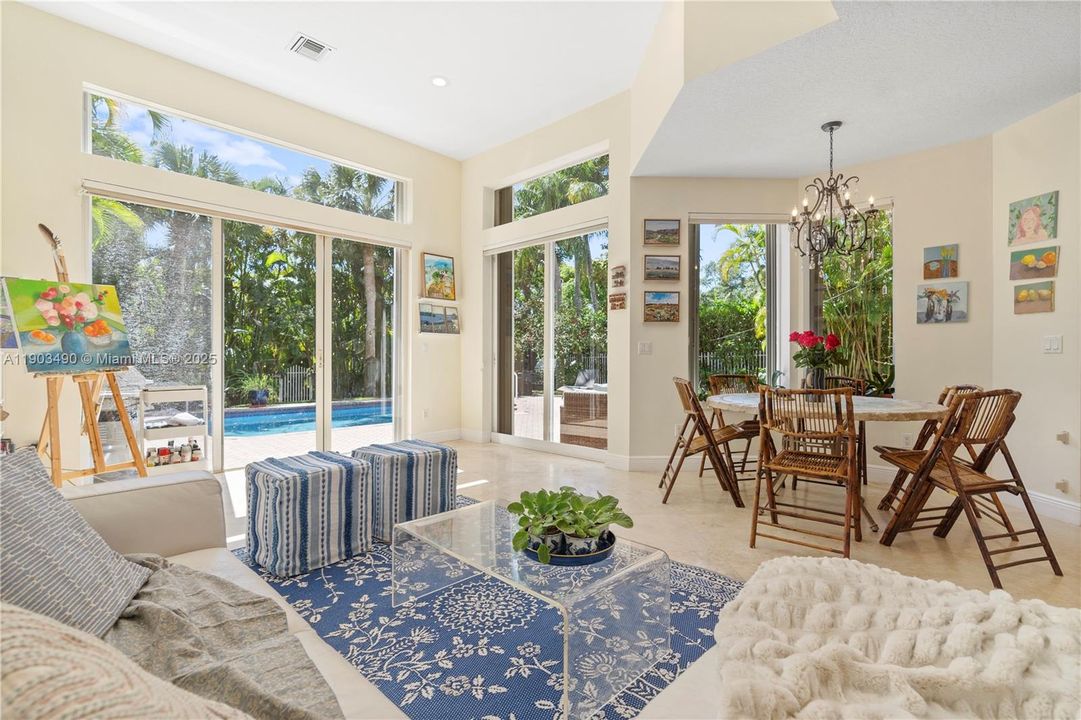 出租: $14,500 (6 贝兹, 5 浴室, 4212 平方英尺)