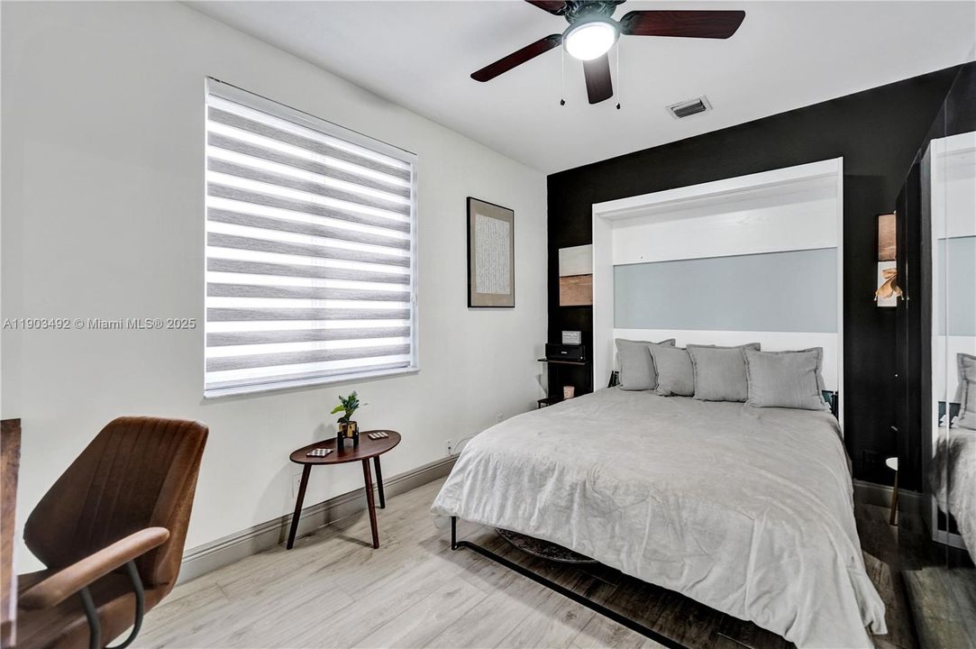 合同活跃: $739,000 (3 贝兹, 2 浴室, 1661 平方英尺)