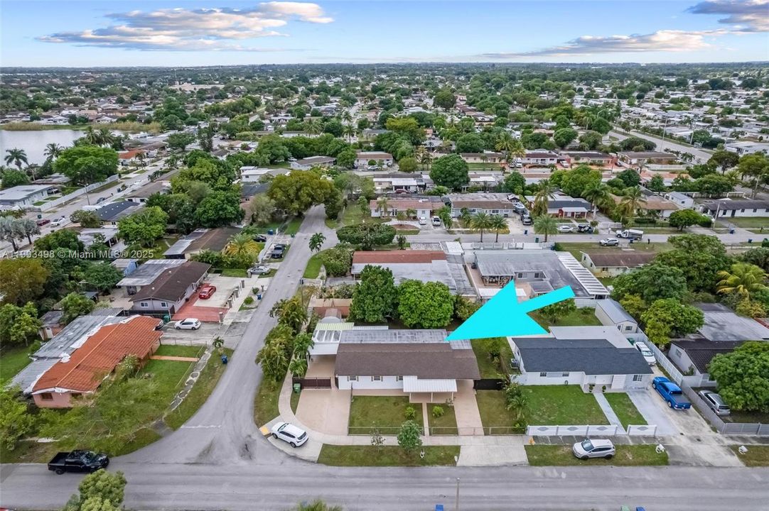 合同活跃: $559,700 (4 贝兹, 2 浴室, 1666 平方英尺)