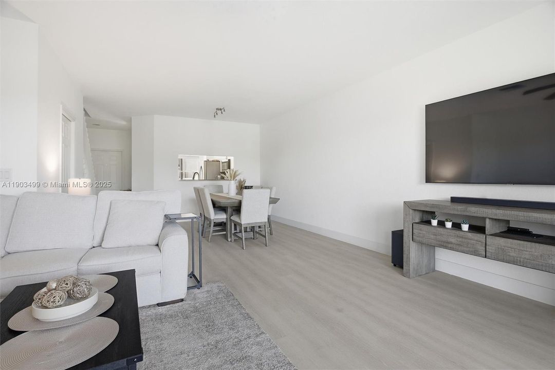 For Sale: $415,000 (3 beds, 2 baths, 1306 Square Feet)