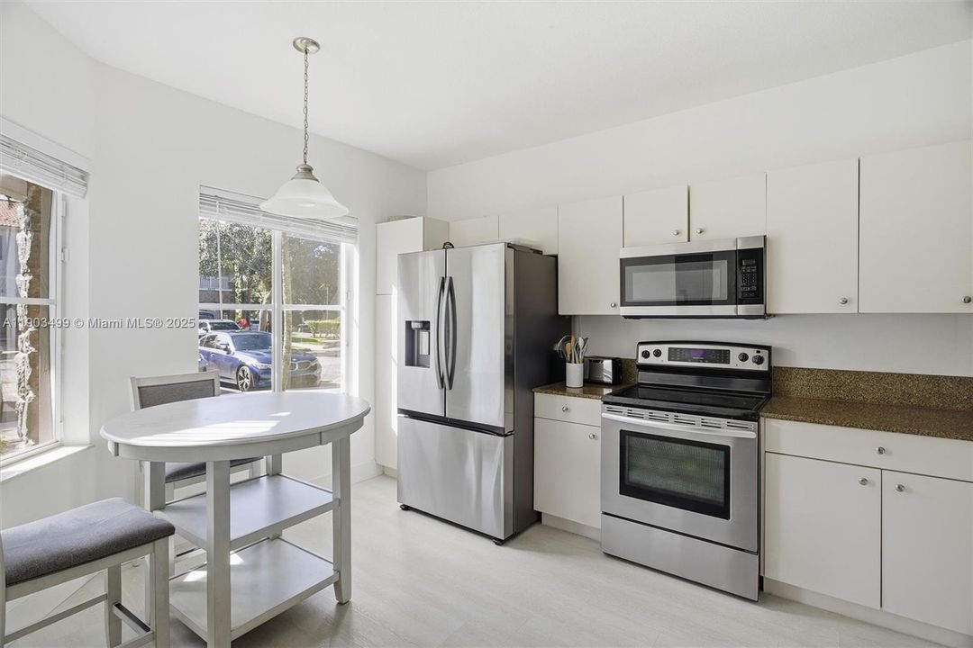 For Sale: $415,000 (3 beds, 2 baths, 1306 Square Feet)