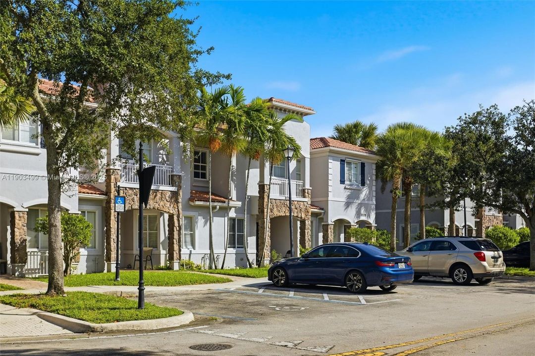 For Sale: $415,000 (3 beds, 2 baths, 1306 Square Feet)