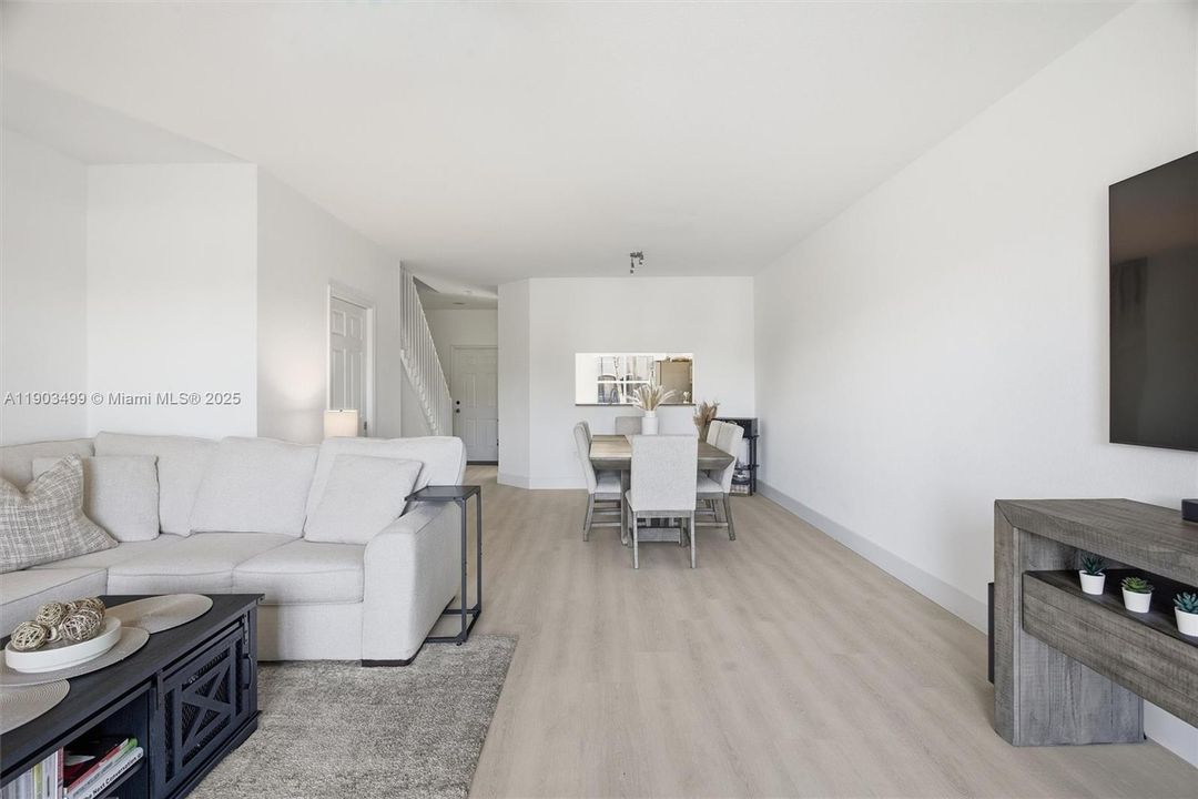 For Sale: $415,000 (3 beds, 2 baths, 1306 Square Feet)