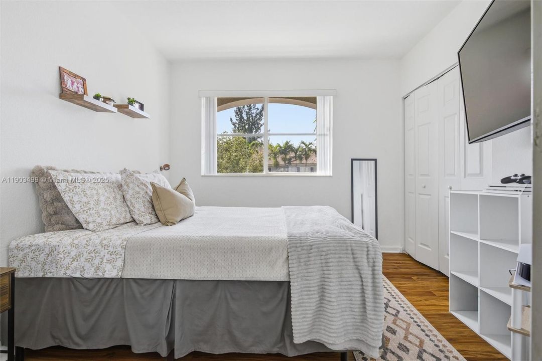 For Sale: $415,000 (3 beds, 2 baths, 1306 Square Feet)