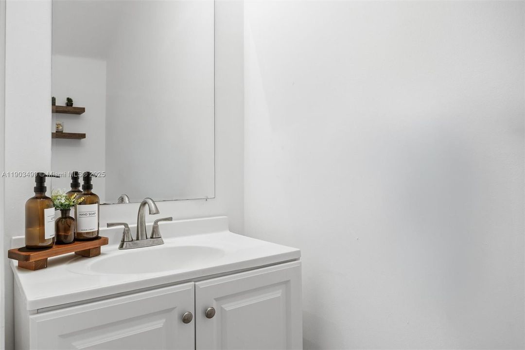 For Sale: $415,000 (3 beds, 2 baths, 1306 Square Feet)