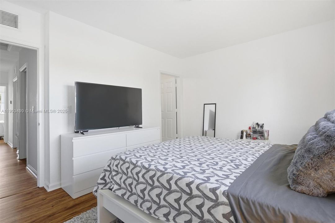 For Sale: $415,000 (3 beds, 2 baths, 1306 Square Feet)