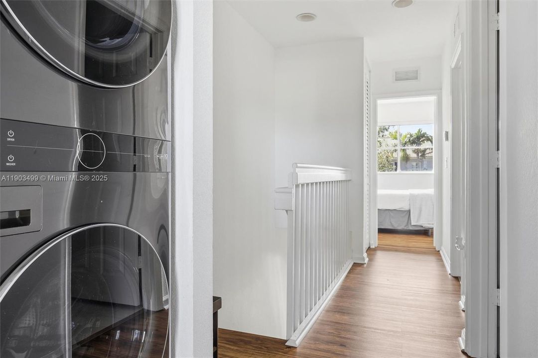 For Sale: $415,000 (3 beds, 2 baths, 1306 Square Feet)