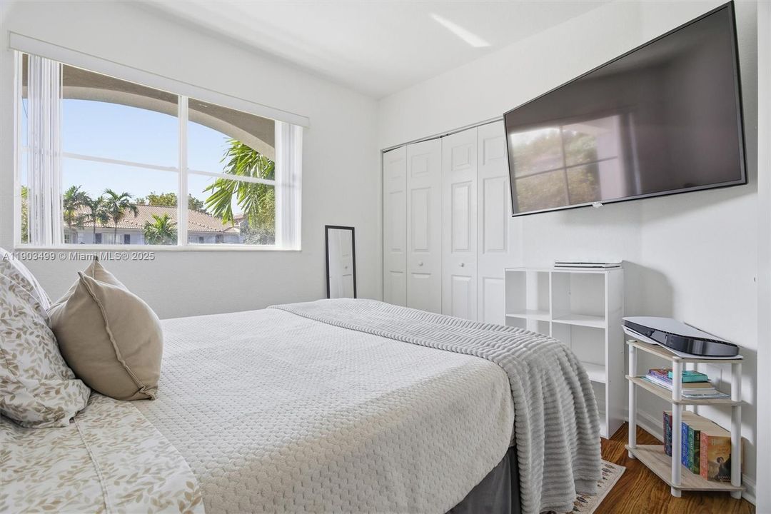 For Sale: $415,000 (3 beds, 2 baths, 1306 Square Feet)