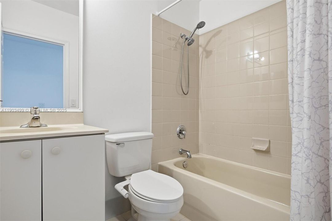 For Sale: $415,000 (3 beds, 2 baths, 1306 Square Feet)