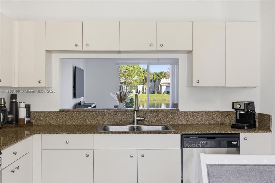 For Sale: $415,000 (3 beds, 2 baths, 1306 Square Feet)