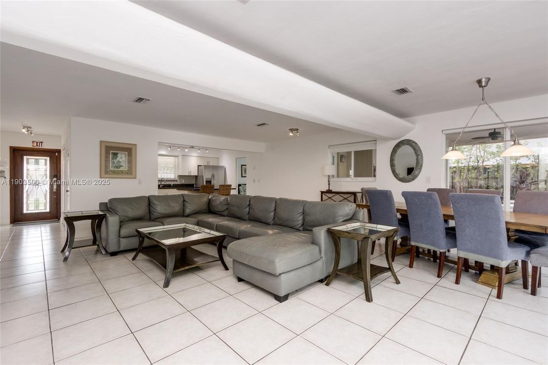 For Sale: $735,000 (4 beds, 3 baths, 1573 Square Feet)