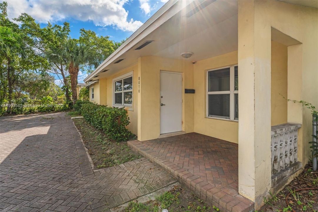 Active With Contract: $700,000 (4 beds, 2 baths, 1344 Square Feet)