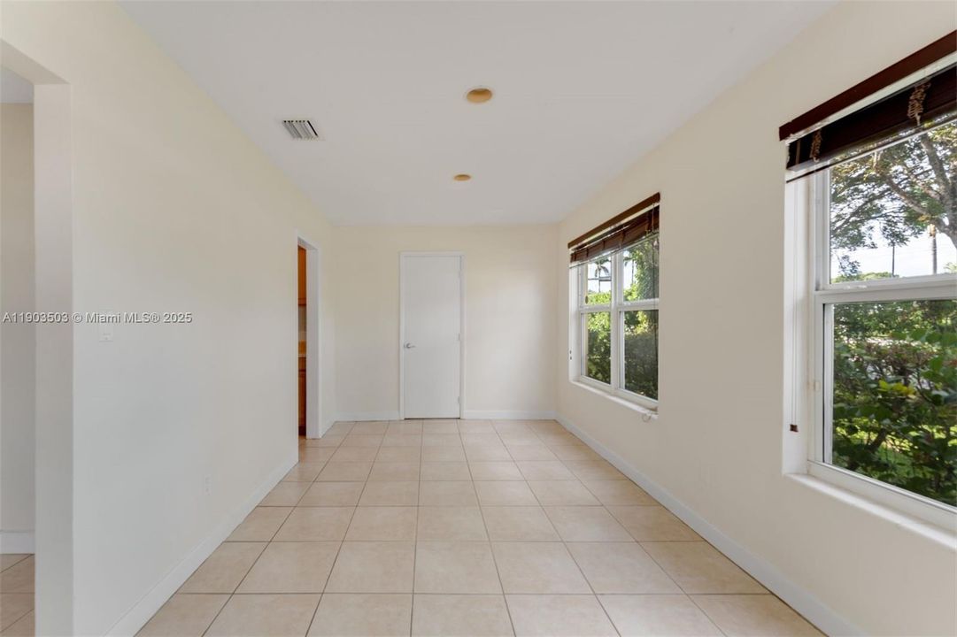 Active With Contract: $700,000 (4 beds, 2 baths, 1344 Square Feet)