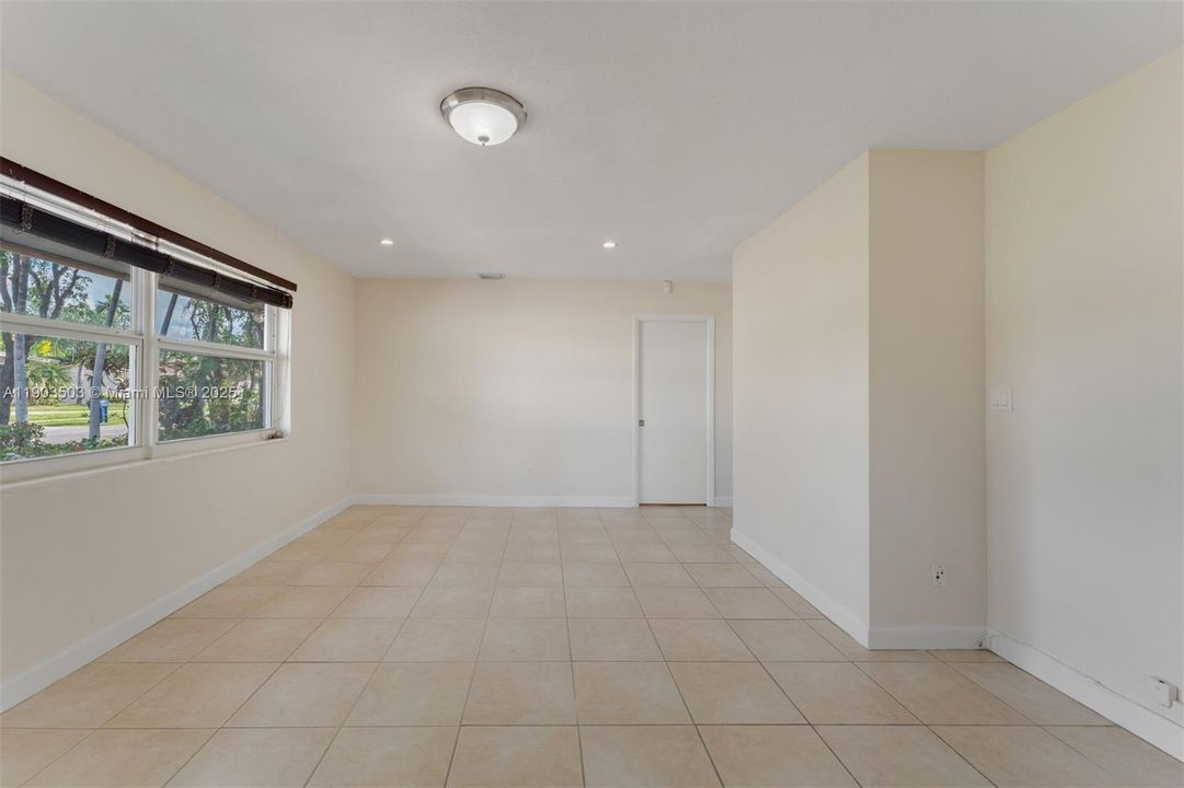 Active With Contract: $700,000 (4 beds, 2 baths, 1344 Square Feet)