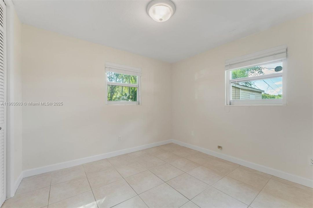 Active With Contract: $700,000 (4 beds, 2 baths, 1344 Square Feet)