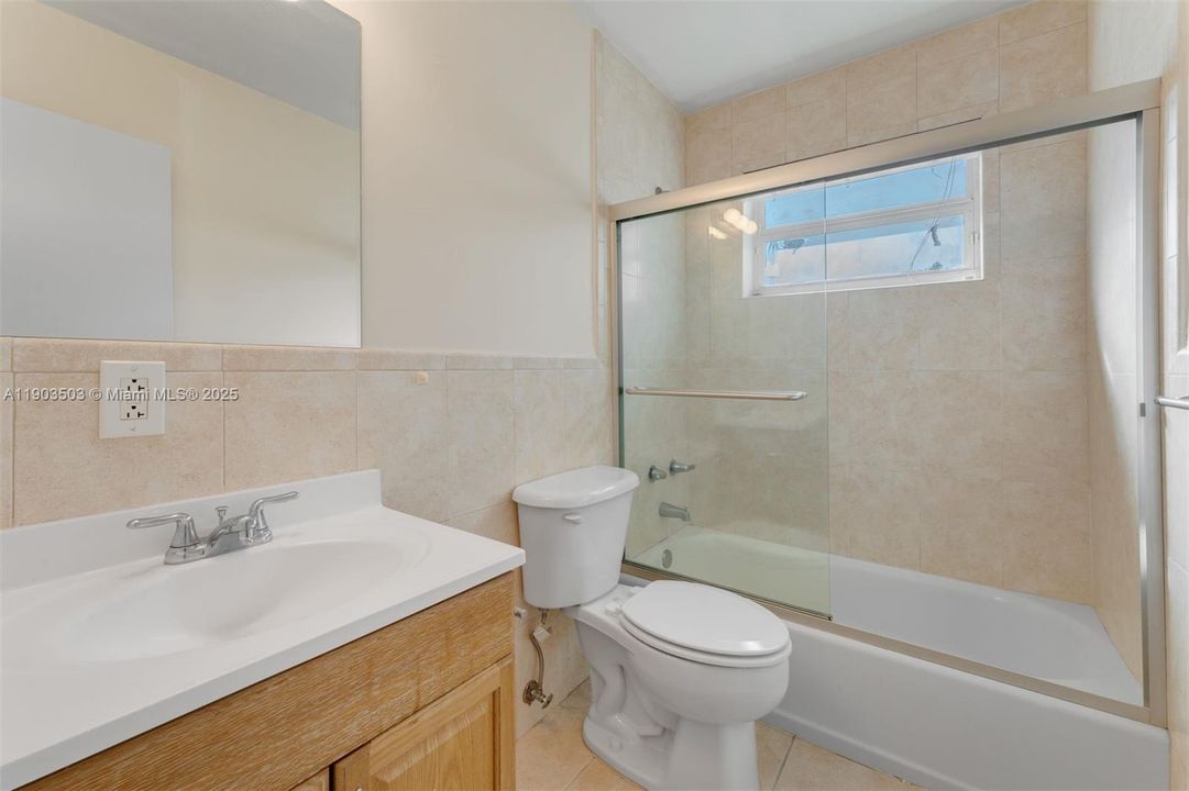 Active With Contract: $700,000 (4 beds, 2 baths, 1344 Square Feet)