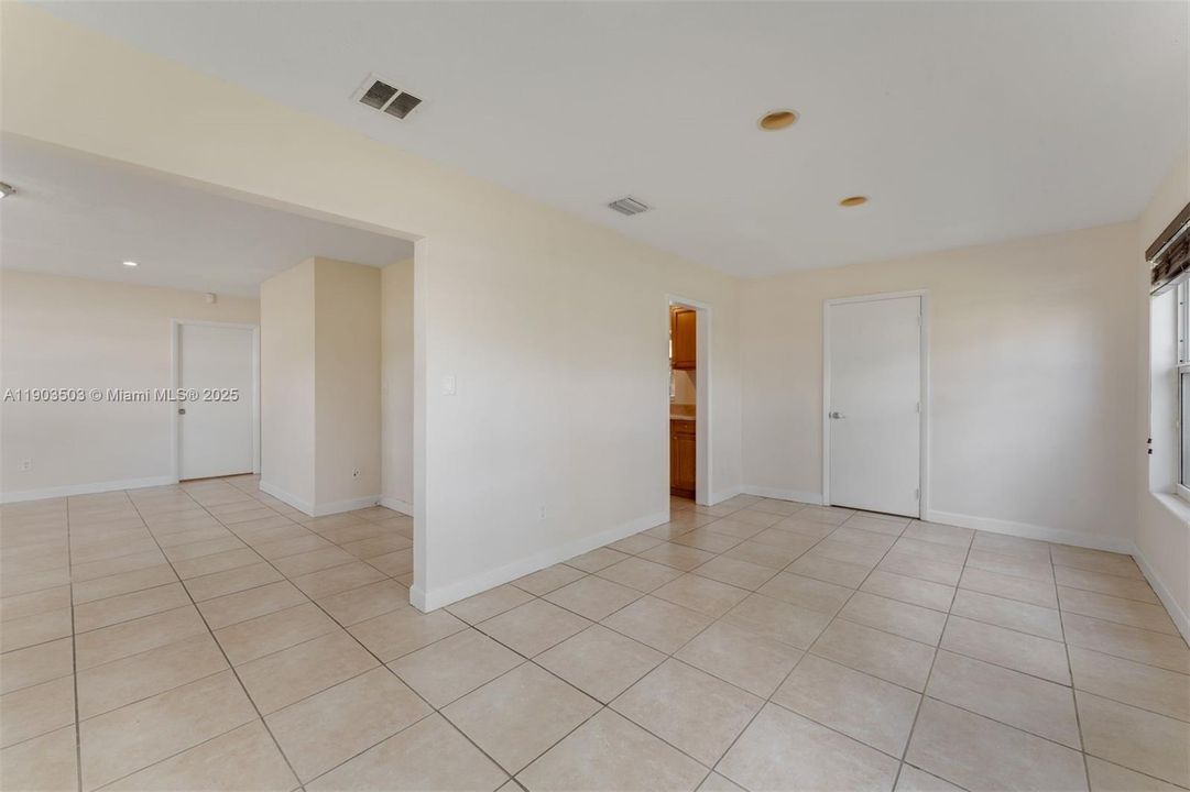 Active With Contract: $700,000 (4 beds, 2 baths, 1344 Square Feet)