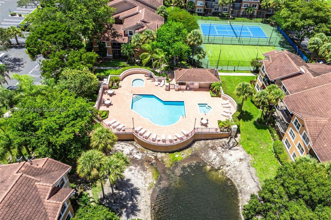 For Rent: $2,500 (2 beds, 2 baths, 984 Square Feet)