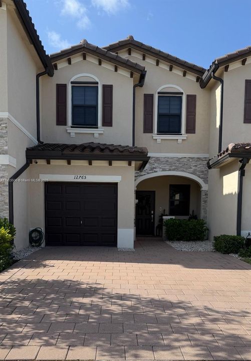 For Sale: $459,900 (3 beds, 2 baths, 1331 Square Feet)